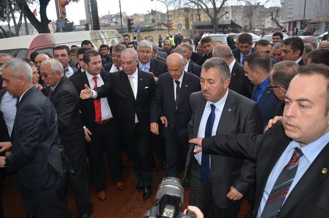 MHP LİDERi DEVLET BAHÇELİ AKHİSARLILAR İLE BULUŞTU